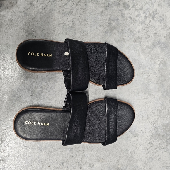 Sandals - Picture 2 of 3